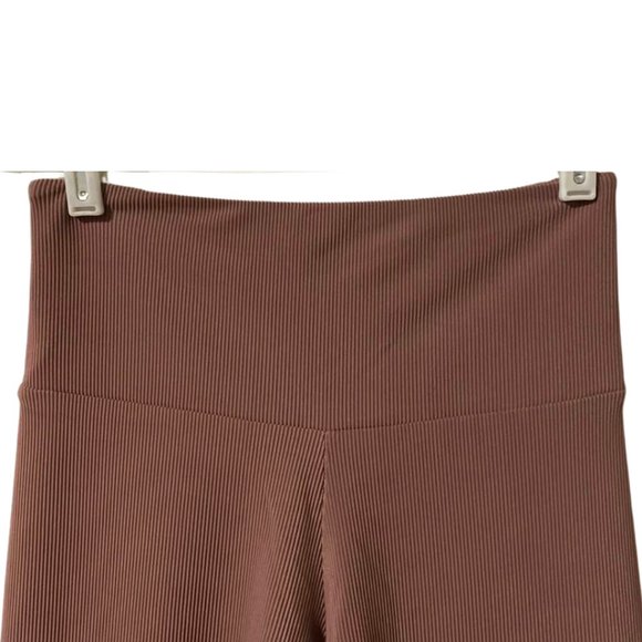 ONZIE Ribbed Yoga Leggings - Size Medium - Picture 9 of 14